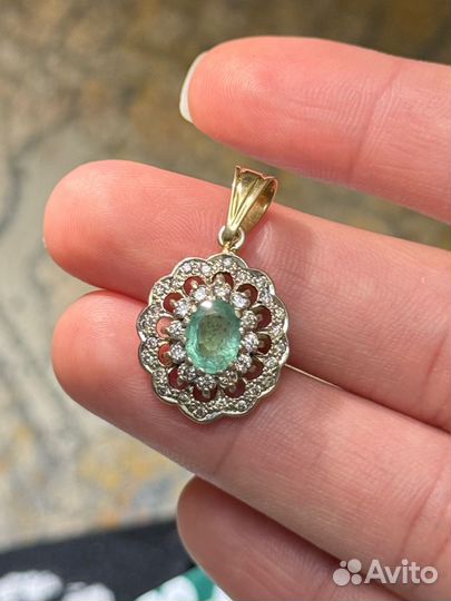 Бриллиантовый кулон 750 пробы с изумрудом