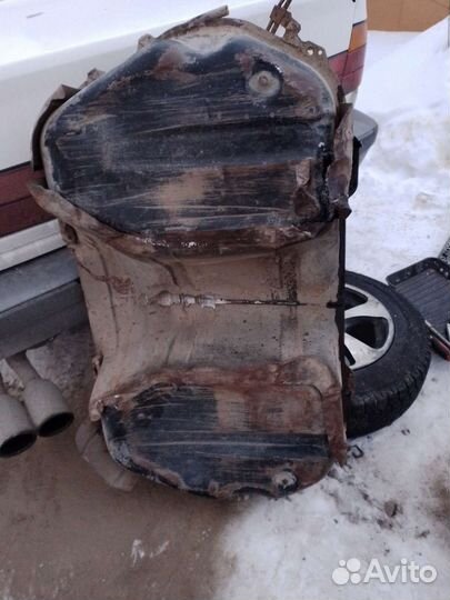 Бензобак под полный привод лансер