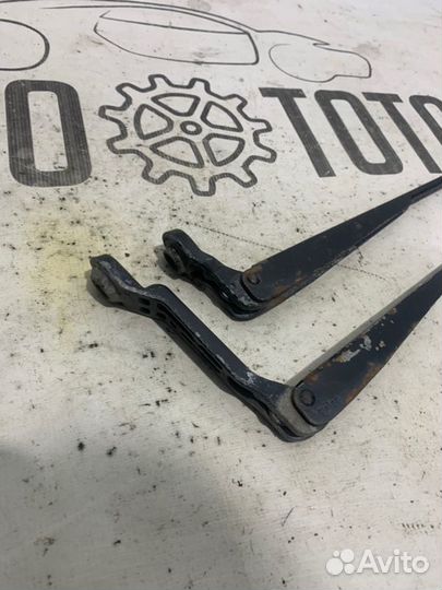 Поводок стеклоочистителей Renault Clio хэтбек 2001