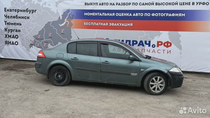 Козырек солнцезащитный правый Renault Megane 2 820