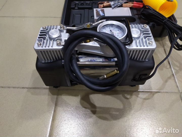 Компрессор автомобильный двухцилиндровый 85 л/мин