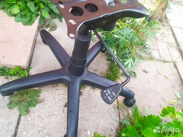 Крестовина, механизм качания компьютерного кресла