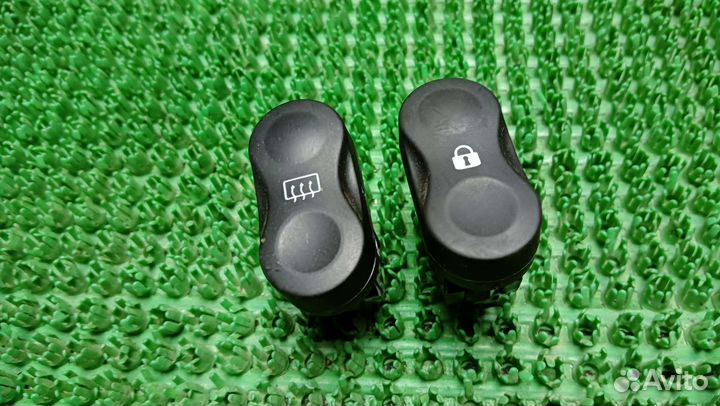 Кнопка включения обогрева заднего стекла Renault