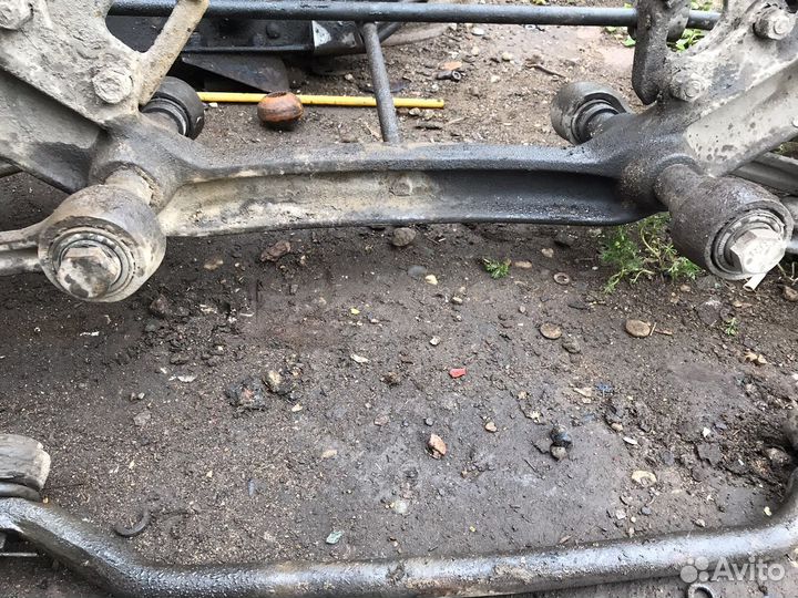 Подвеска шаровая под крайслер волга газ 31105