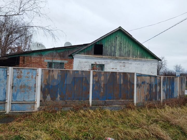 Дом 100 м² на участке 100 сот.