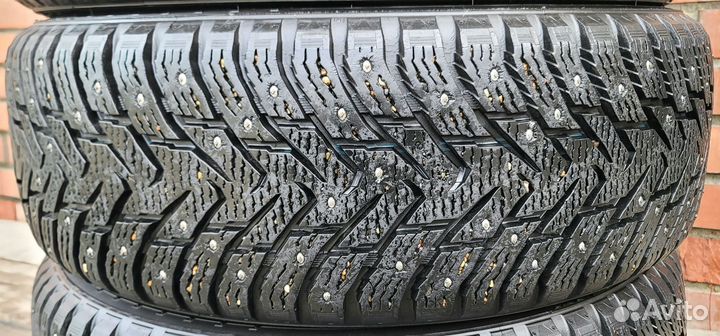 Nokian Tyres Hakkapeliitta 8 SUV 215/65 R16