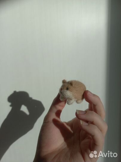 Игрушки из шерсти зайчики