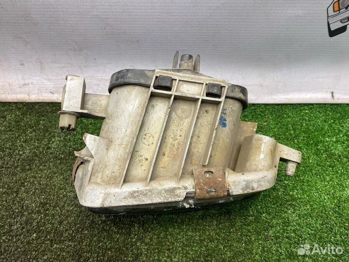 Фара противотуманная Mercedes-Benz