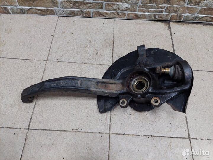 Кулак поворотный передний левый Mercedes-Benz