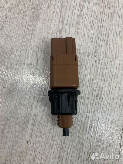 Концевик Nissan sentra B17