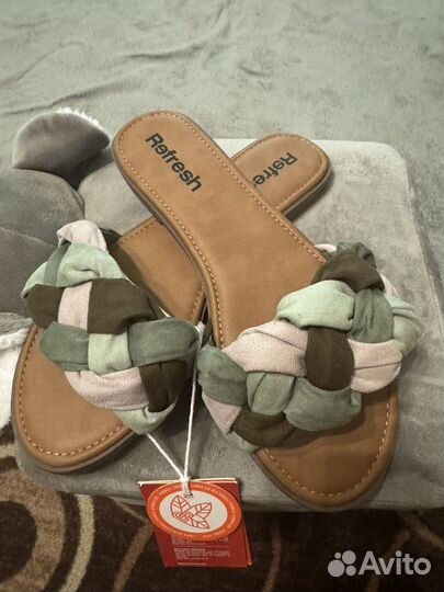 Шлепанцы Refresh новые