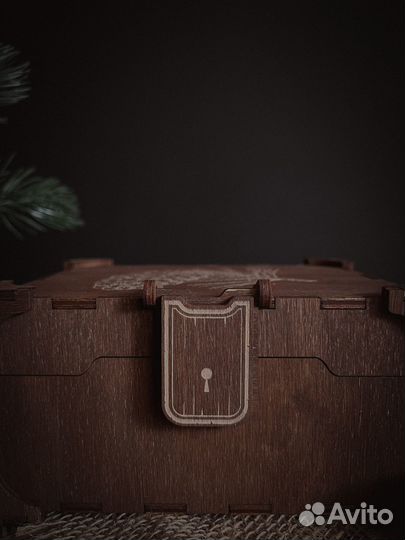 Подарочная коробка