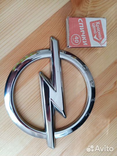 Эмблема на крышку багажника opel zafira b