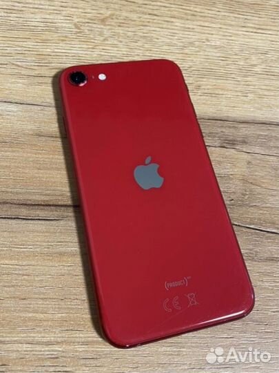 iPhone SE, 64 ГБ