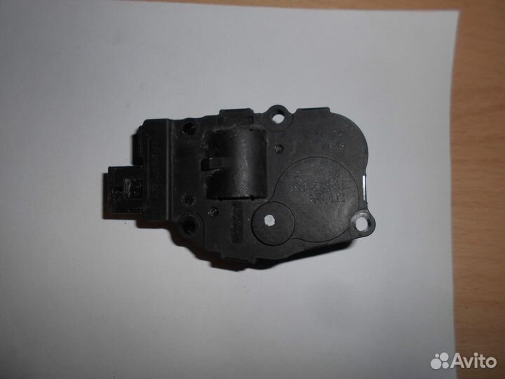 Моторчик заслонки печки X204