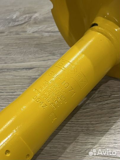 Амортизатор подвески передний правый sufix SU1071