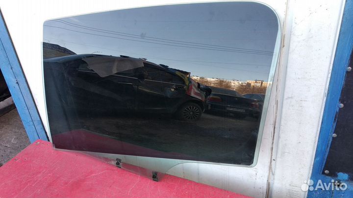 Стекло задней двери Peugeot 307