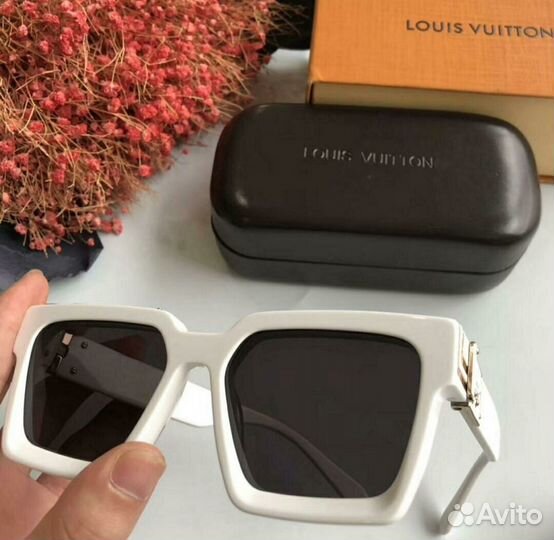 Женские солнцезащитные очки