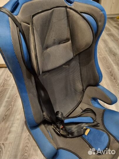 Автомобильное кресло