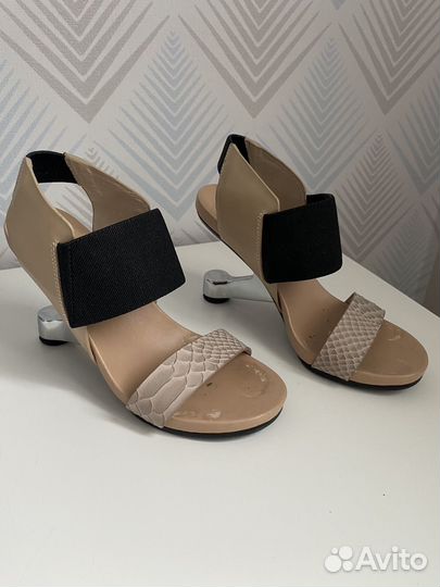 United nude босоножки