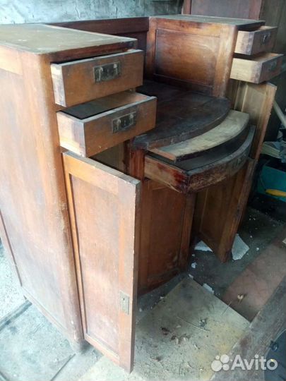 Старинный антикварный резной шкаф-буфет из 2 пол-н