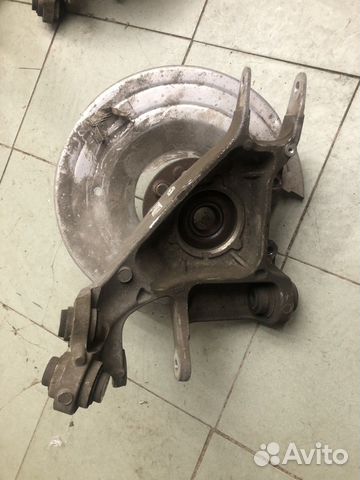 Кулак со ступицей зад прав range rover sport 2 рес