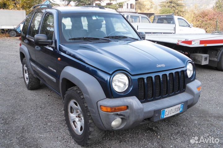 В разборе Jeep Cherokee 2003