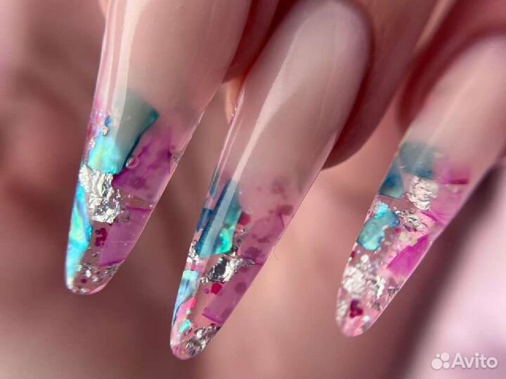 Мастер по наращиванию ногтей