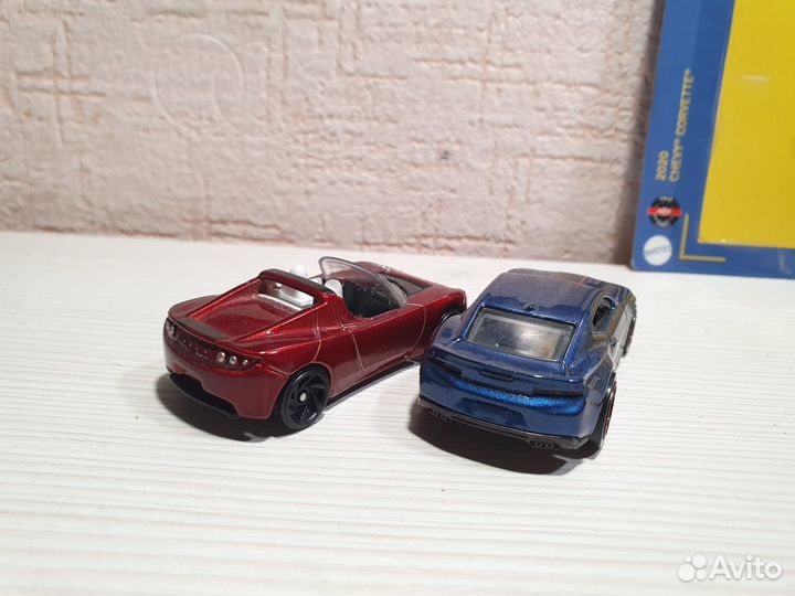 Hot wheels chevrolet camaro, tesla roadster