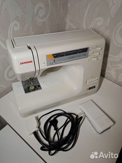 Швейная машина janome 7524e