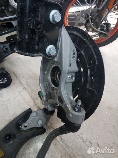 Хендай Санта Фе кулак передний