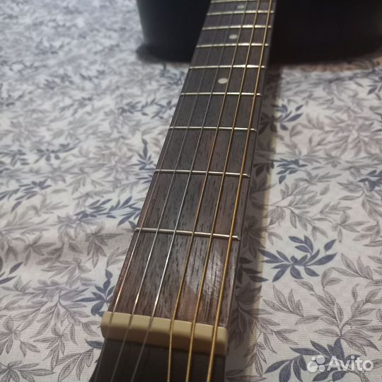 Акустическая гитара