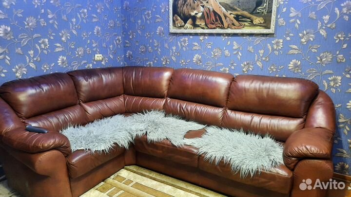Продам кожаный диван