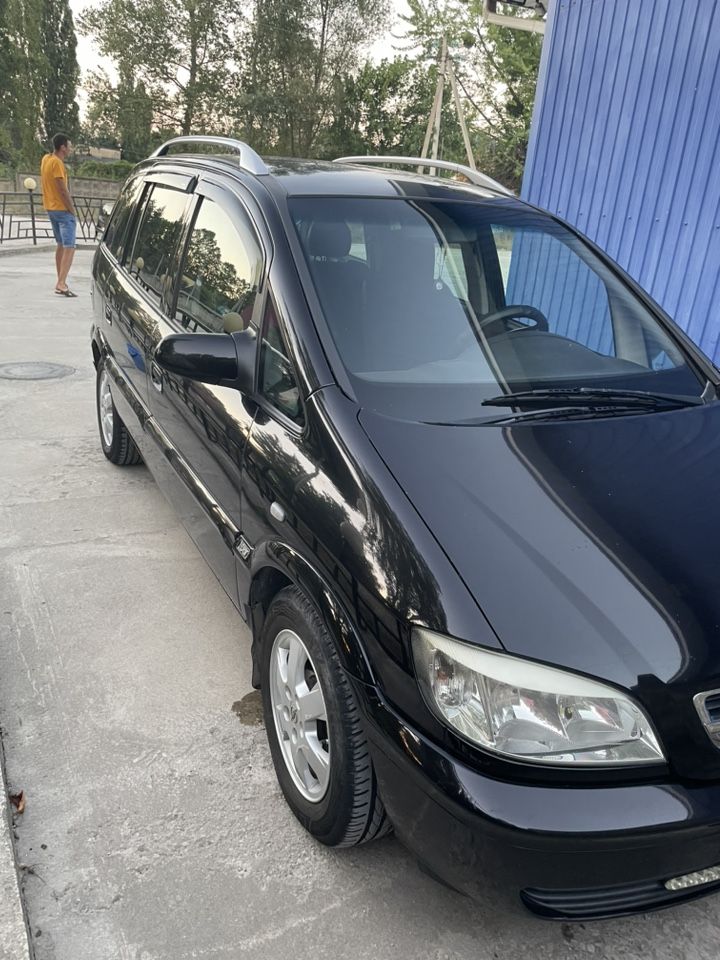Opel Zafira: фото владельца