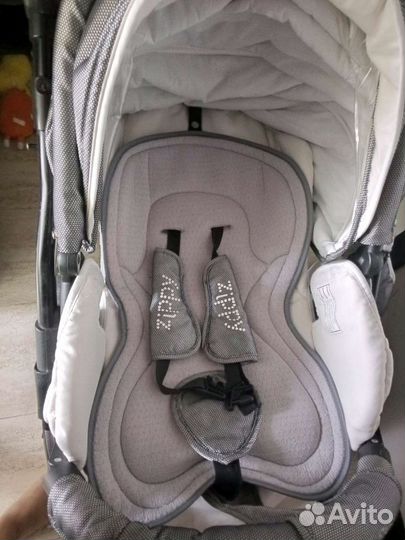 Коляска zippy