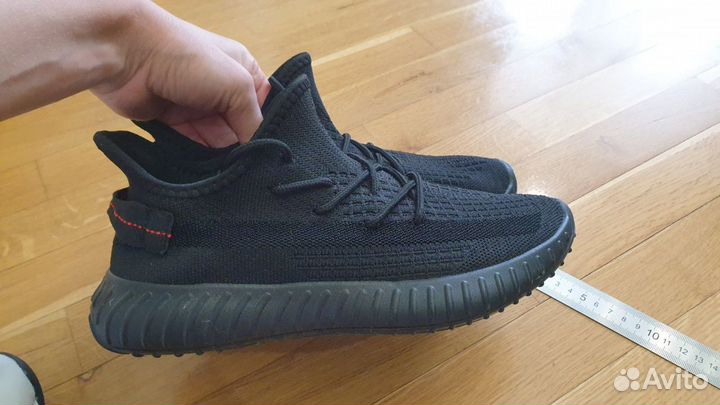 Кроссовки Adidas yeezy boost