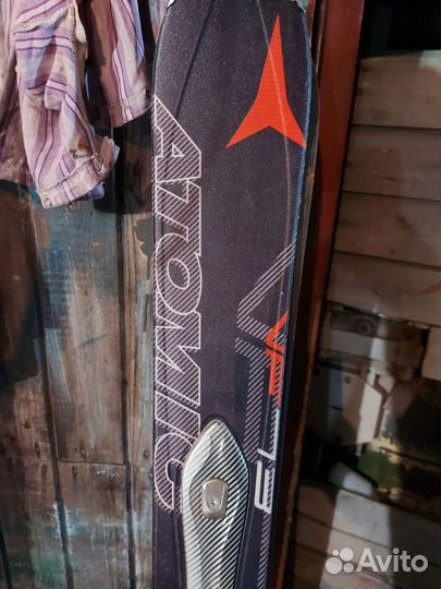 Горные лыжи atomic