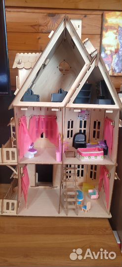 Кукольный домик с самодельной мебелью