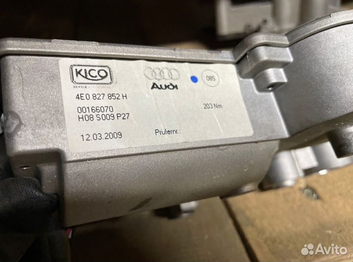 Привод крышки багажника Audi A8 D3 4E2 4E8 BVJ 4.2