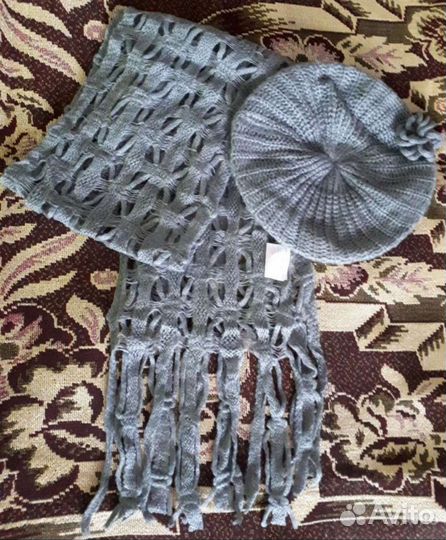 Беретка женская с шарфиком новая