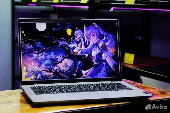 Современный стильный ноутбук с подсветкой