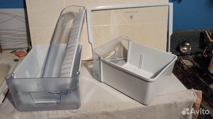 Полки,ящики,для холодильника indesit