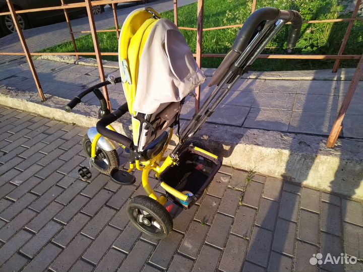 Трехколесный велосипед