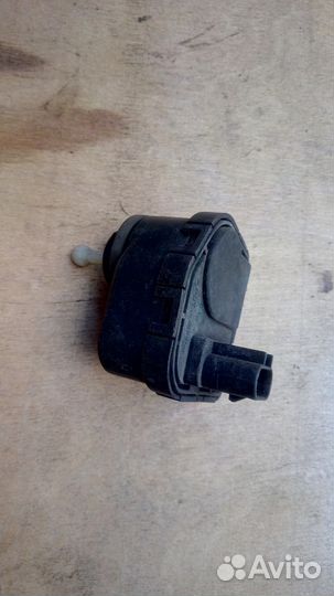 Моторчик корректора фар на Опель Вектра Б Дорест