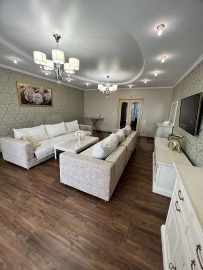 3-к. квартира, 110 м², 7/14 эт.