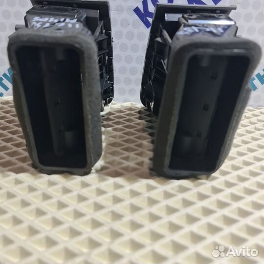 Воздуховоды печки крайние Nissan X-Trail T31