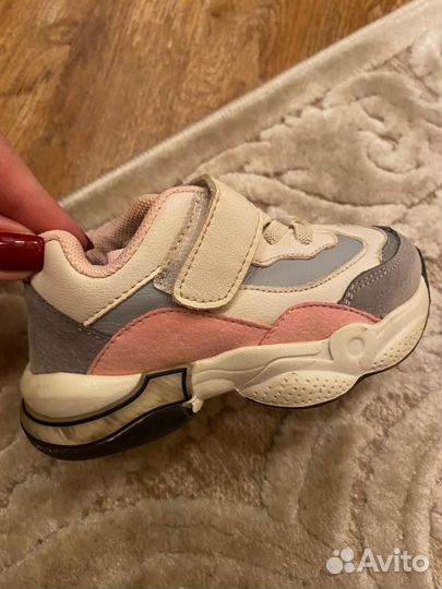 Кроссовки для девочки размер 22