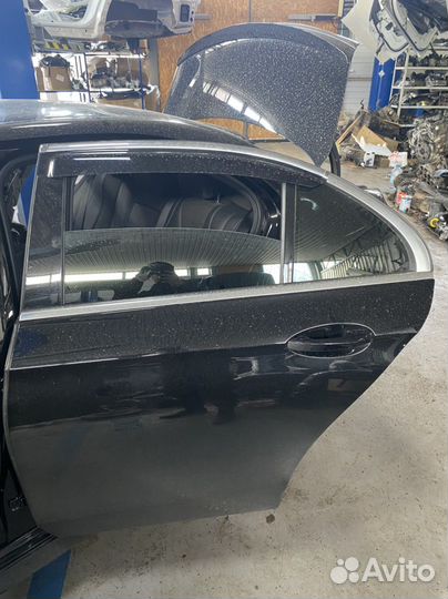 Дверь задняя левая Mercedes W213 2.2D 2018г