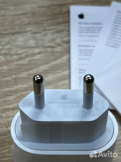 Блок питания Apple 20W USB-C