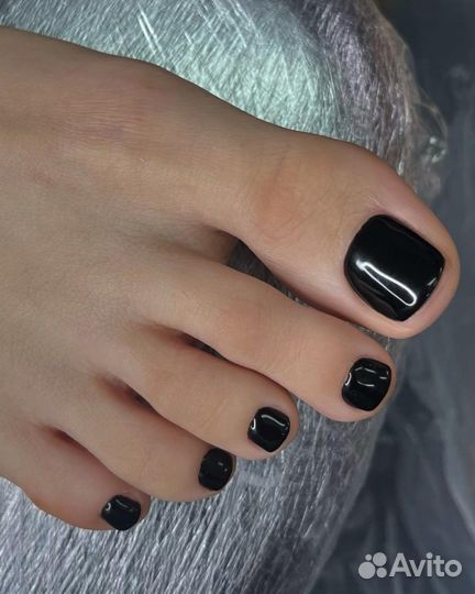 Маникюр и педикюр